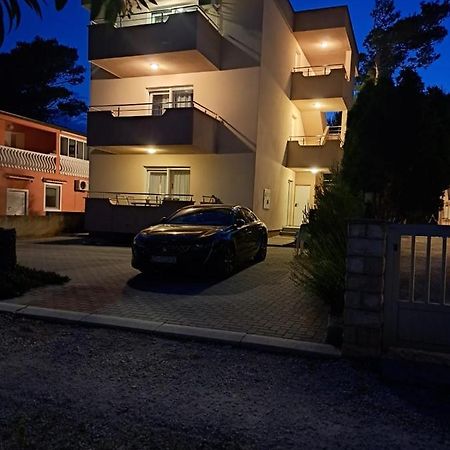 Apartmani Vukadin Vir Esterno foto
