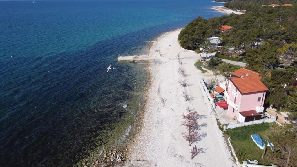 Apartmani Vukadin Vir Esterno foto