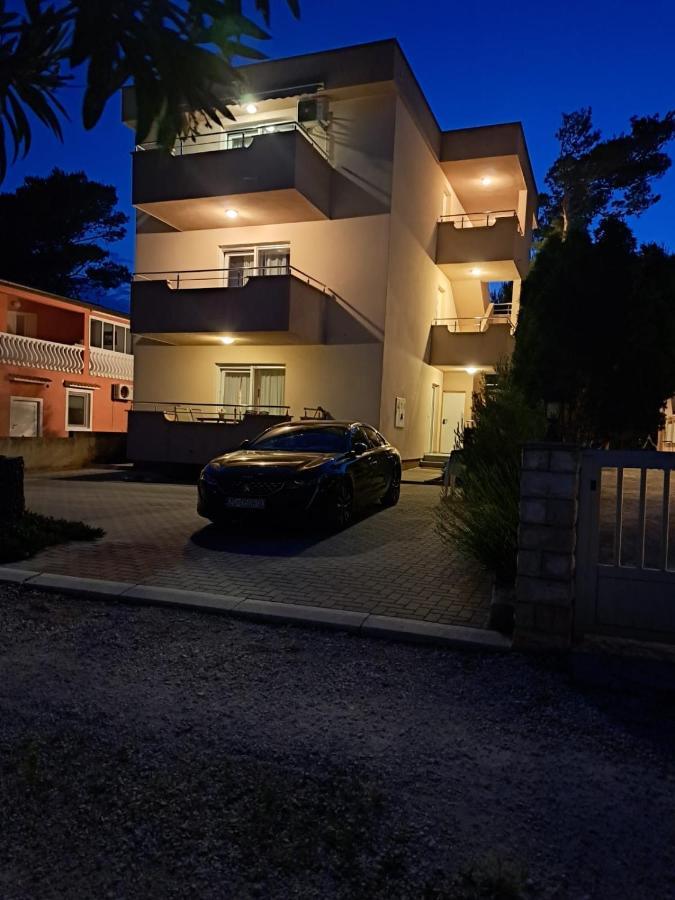 Apartmani Vukadin Vir Esterno foto