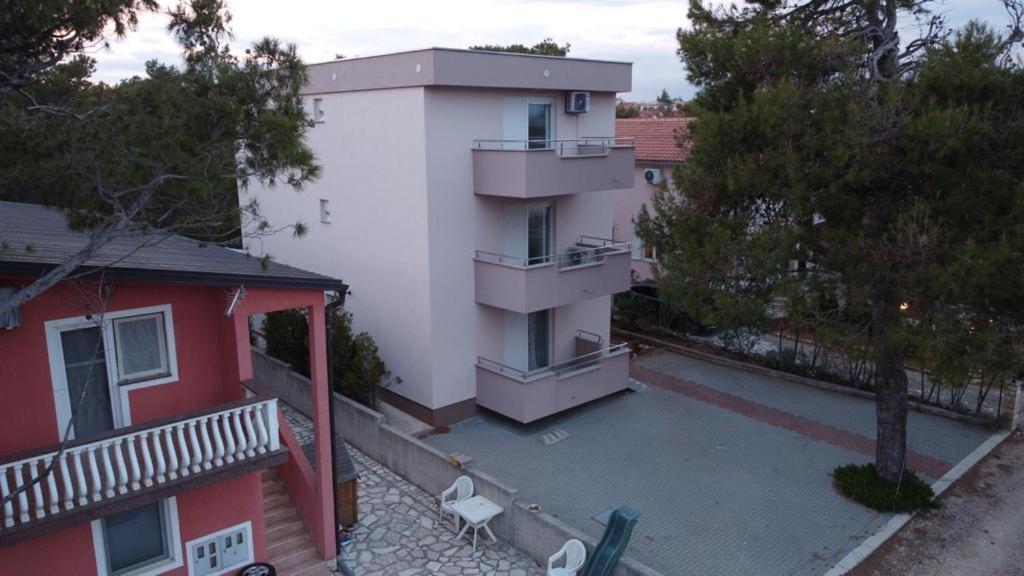 Apartmani Vukadin Vir Esterno foto